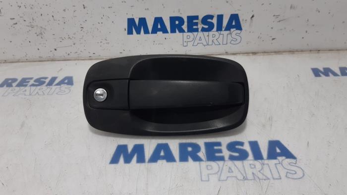 Poignée Porte Renault Trafic II Poignée De Porte Extérieure Avant Gauche Occasion - Renault TRAFIC Poignée Conducteur Vivaro Primastar