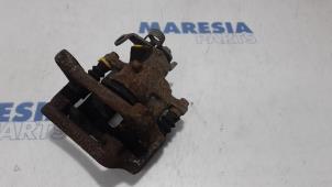 Used Rear brake calliper, left Renault Trafic New (FL) 2.0 dCi 16V 90 Price € 90,75 Inclusive VAT offered by Maresia Parts