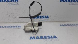 Used Front door lock mechanism 4-door, right Peugeot 308 (4A/C) 1.6 16V THP 155 Price € 50,00 Margin scheme offered by Maresia Parts