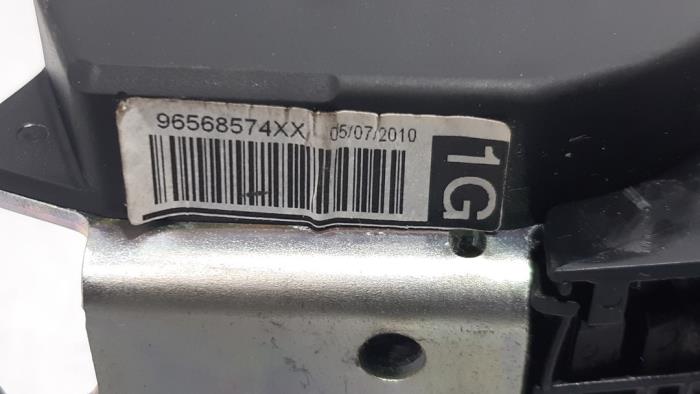 Ceinture de sécurité avant gauche d'un Peugeot 308 (4A/C) 1.6 16V THP 155 2010