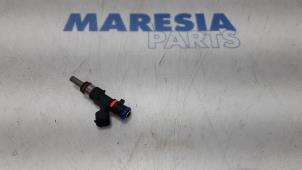 Used Injector (petrol injection) Renault Clio IV (5R) 0.9 Energy TCE 90 12V Price € 20,00 Margin scheme offered by Maresia Parts