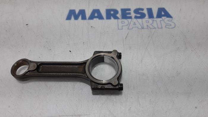Używane Korbowód Renault Megane III Berline (BZ) 1.5 dCi 110 Cena € 50,00 Procedura marży oferowane przez Maresia Parts