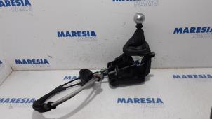 Used Gear stick Peugeot 308 (4A/C) 1.6 16V THP 155 Price € 35,00 Margin scheme offered by Maresia Parts