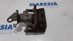 Used Rear brake calliper, left Alfa Romeo 159 Sportwagon (939BX) 1.9 JTS 16V Price € 50,00 Margin scheme offered by Maresia Parts