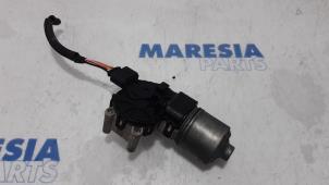 Used Front wiper motor Alfa Romeo 159 Sportwagon (939BX) 1.9 JTS 16V Price € 50,00 Margin scheme offered by Maresia Parts