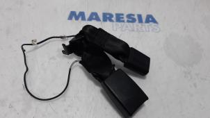 Używane Wtyk pasa bezpieczenstwa lewy tyl Lancia Ypsilon (312) 0.9 TwinAir 85 Cena € 30,00 Procedura marży oferowane przez Maresia Parts
