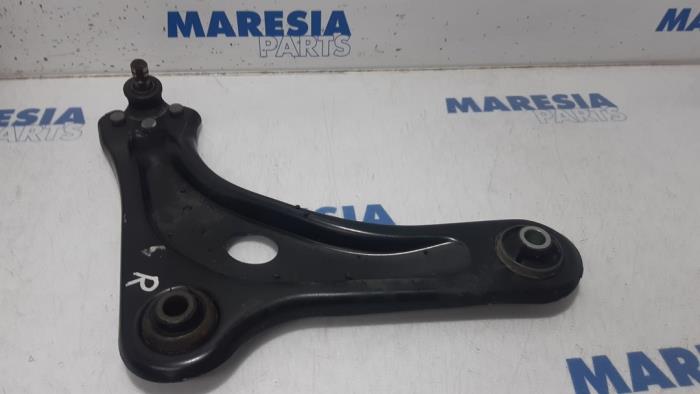 Front lower wishbone, right from a Citroën C3 (SX/SW) 1.6 Blue HDi 75 16V 2018