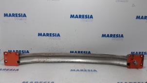 Używane Rama zderzaka tyl Peugeot 5008 I (0A/0E) 1.6 VTI 16V Cena € 35,00 Procedura marży oferowane przez Maresia Parts