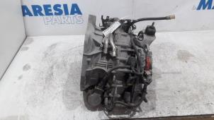 Używane Skrzynia biegów Renault Talisman (RFDL) 1.6 Energy TCe 150 EDC Cena € 1.050,00 Procedura marży oferowane przez Maresia Parts
