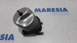 Used Fuel filter housing Peugeot 308 CC (4B) 1.6 16V THP 155 Price € 50,00 Margin scheme offered by Maresia Parts