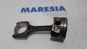 Usagé Piston Peugeot 308 CC (4B) 1.6 16V THP 155 Prix € 60,00 Règlement à la marge proposé par Maresia Parts
