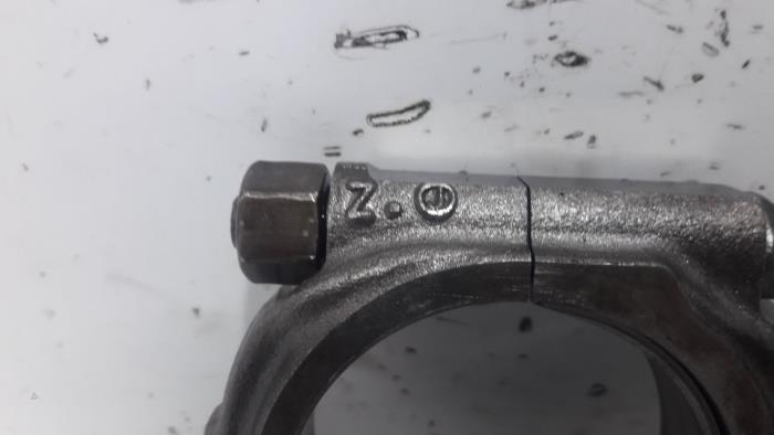Connecting rod from a Fiat Scudo (270) 2.0 D Multijet 2007