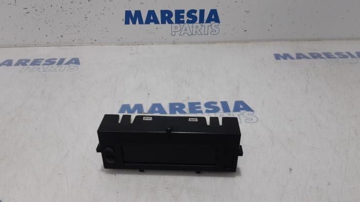 Begagnade Innerdisplay Renault Clio III (SR) 1.5 dCi 70 Pris € 25,00 Marginaltabell erbjuds av Maresia Parts