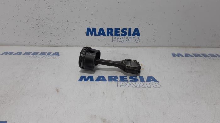 Usados Pistón Fiat 500 (312) 1.2 Precio € 50,00 Norma de margen ofrecido por Maresia Parts