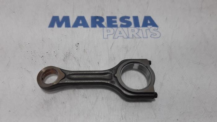 Usados Biela Citroen Jumpy (G9) 1.6 HDI Precio € 42,35 IVA incluido ofrecido por Maresia Parts