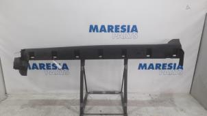 Used Side skirt, left Dacia Duster (HS) 1.6 16V Price € 50,00 Margin scheme offered by Maresia Parts
