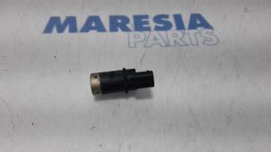 Usados Sensor PDC Renault Espace (JK) 2.0 16V Turbo Precio € 25,00 Norma de margen ofrecido por Maresia Parts