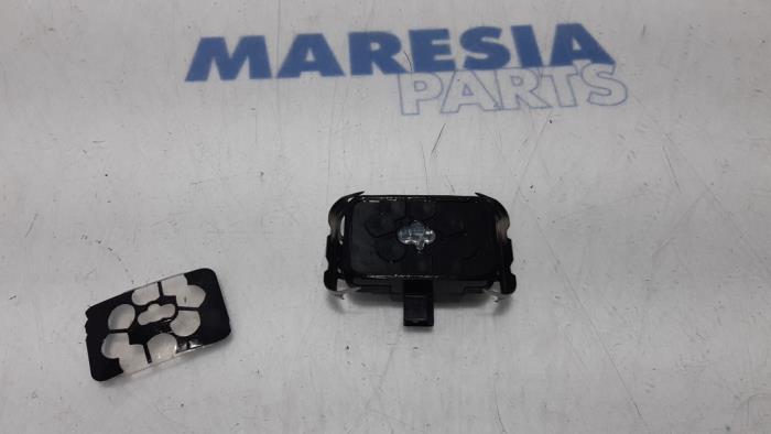 Begagnade Regnsensor Renault Espace (JK) 2.0 16V Turbo Pris € 25,00 Marginaltabell erbjuds av Maresia Parts