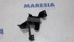 Used Headlight motor Renault Espace (JK) 2.0 16V Turbo Price € 60,00 Margin scheme offered by Maresia Parts