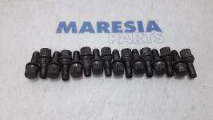 Used Set of wheel bolts Renault Espace (JK) 2.0 16V Turbo Price € 30,00 Margin scheme offered by Maresia Parts