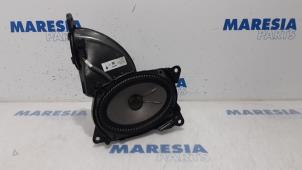 Used Subwoofer Renault Clio V (RJAB) 1.0 TCe 100 12V Price € 105,00 Margin scheme offered by Maresia Parts