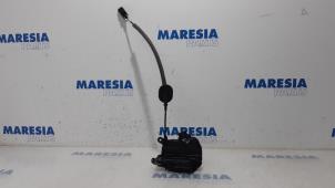 Used Rear door lock mechanism 4-door, left Renault Clio V (RJAB) 1.0 TCe 100 12V Price € 75,00 Margin scheme offered by Maresia Parts