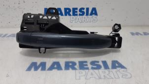 Used Door handle 4-door, front left Renault Clio V (RJAB) 1.0 TCe 100 12V Price € 50,00 Margin scheme offered by Maresia Parts