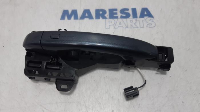 Front door handle 4-door, right from a Renault Clio V (RJAB) 1.0 TCe 100 12V 2019