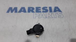 Usagé Capteur de pluie Renault Clio V (RJAB) 1.0 TCe 100 12V Prix € 45,00 Règlement à la marge proposé par Maresia Parts
