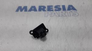 Used Reversing camera Renault Clio V (RJAB) 1.0 TCe 100 12V Price € 131,25 Margin scheme offered by Maresia Parts