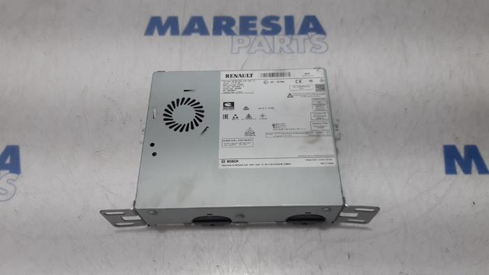 Navigation module from a Renault Clio V (RJAB) 1.0 TCe 100 12V 2019