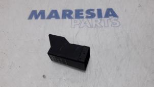 Używane Przekaznik swiec zarowych Citroen Jumper (U9) 2.2 HDi 120 Euro 4 Cena € 42,35 Z VAT oferowane przez Maresia Parts