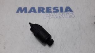 Used Front windscreen washer jet Citroen Jumper (U9) 2.2 HDi 120 Euro 4 Price € 12,10 Inclusive VAT offered by Maresia Parts