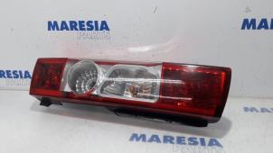 Używane Tylne swiatlo pozycyjne lewe Citroen Jumper (U9) 2.2 HDi 120 Euro 4 Cena € 96,80 Z VAT oferowane przez Maresia Parts
