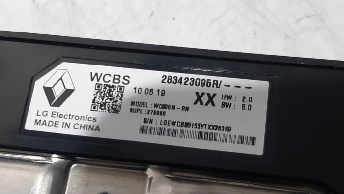 Phone module from a Renault Clio V (RJAB) 1.0 TCe 100 12V 2019