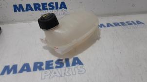 Used Expansion vessel Renault Clio V (RJAB) 1.0 TCe 100 12V Price € 30,00 Margin scheme offered by Maresia Parts