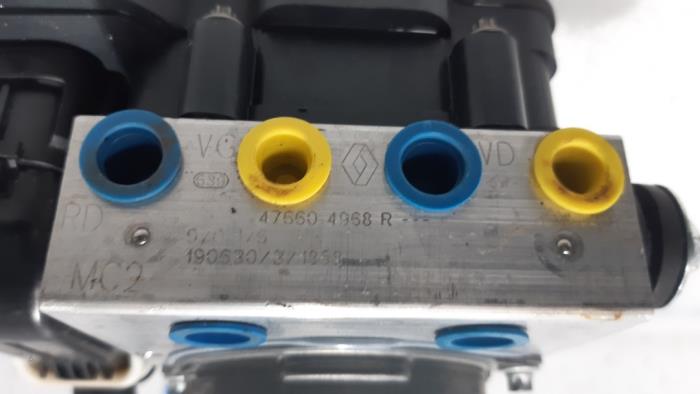ABS pump from a Renault Clio V (RJAB) 1.0 TCe 100 12V 2019