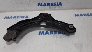 Used Front lower wishbone, right Renault Clio V (RJAB) 1.0 TCe 100 12V Price € 45,00 Margin scheme offered by Maresia Parts