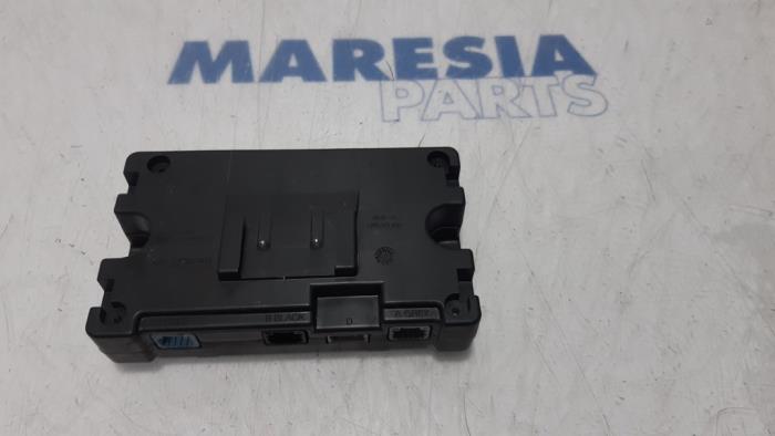Usagé Ordinateur divers Renault Megane III Coupe (DZ) 2.0 16V TCe 180 Prix € 157,50 Règlement à la marge proposé par Maresia Parts