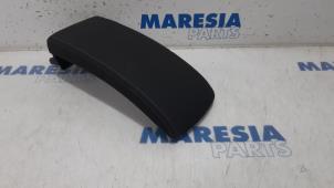 Used Armrest Renault Megane III Coupe (DZ) 2.0 16V TCe 180 Price € 50,00 Margin scheme offered by Maresia Parts