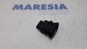 Used Multi-functional window switch Citroen C2 (JM) 1.4 HDI Price € 15,00 Margin scheme offered by Maresia Parts