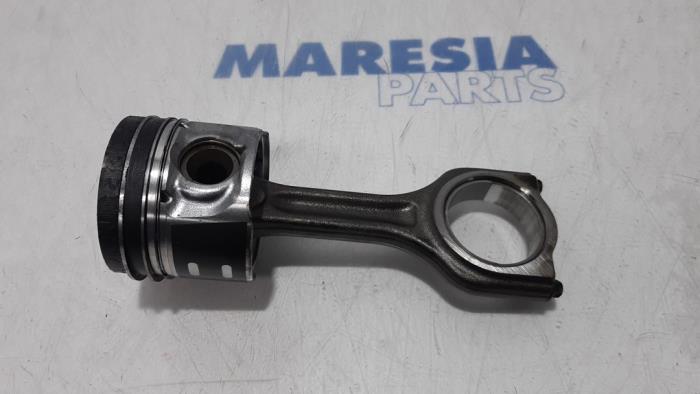 Usagé Piston Peugeot 308 (L3/L8/LB/LH/LP) 1.6 BlueHDi 120 Prix € 70,00 Règlement à la marge proposé par Maresia Parts