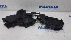 Used Timing cover Peugeot 308 (L3/L8/LB/LH/LP) 1.6 BlueHDi 120 Price € 40,00 Margin scheme offered by Maresia Parts