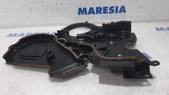 Timing cover from a Peugeot Partner (EF/EU) 1.6 BlueHDi 100 2019