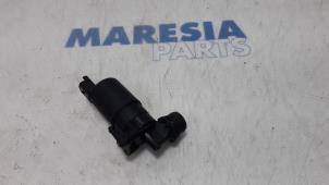 Usados Bomba de limpiaparabrisas delante Peugeot 107 1.0 12V Precio € 15,00 Norma de margen ofrecido por Maresia Parts