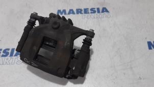 Used Front brake calliper, right Renault Trafic (1FL/2FL/3FL/4FL) 1.6 dCi 125 Twin Turbo Price € 90,75 Inclusive VAT offered by Maresia Parts