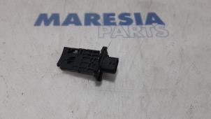 Usagé Dosimètre à air Renault Trafic (1FL/2FL/3FL/4FL) 1.6 dCi 125 Twin Turbo Prix € 102,85 Prix TTC proposé par Maresia Parts