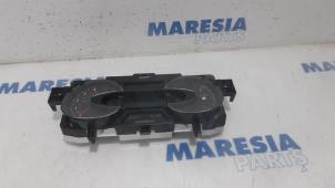 Used Instrument panel Renault Trafic (1FL/2FL/3FL/4FL) 1.6 dCi 125 Twin Turbo Price € 222,34 Inclusive VAT offered by Maresia Parts