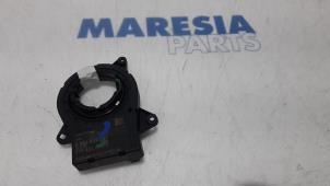 Używane Czujnik skretu kierownicy Renault Trafic (1FL/2FL/3FL/4FL) 1.6 dCi 125 Twin Turbo Cena € 24,20 Z VAT oferowane przez Maresia Parts