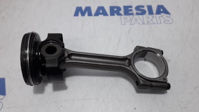 Usagé Piston Renault Master III (MA/MB/MC/MD/MH/MF/MG/MH) 2.3 dCi 135 16V FWD Prix € 152,46 Prix TTC proposé par Maresia Parts